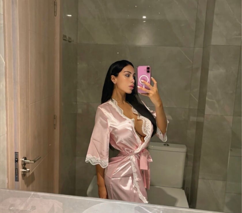 Escort Cranford Hounslow - Photos for Irresistible London Escort 🔥 Tailored for You ❤️