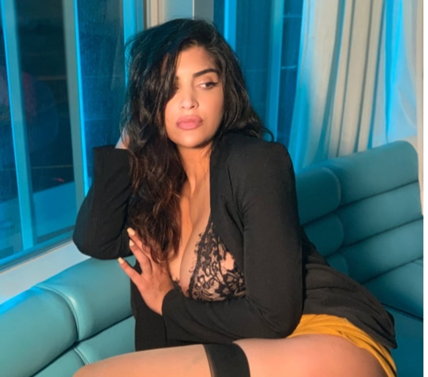 Escorts East London Canary Wharf - East London - Photos for New in City Today - Sweet & Discreet - Limited Time