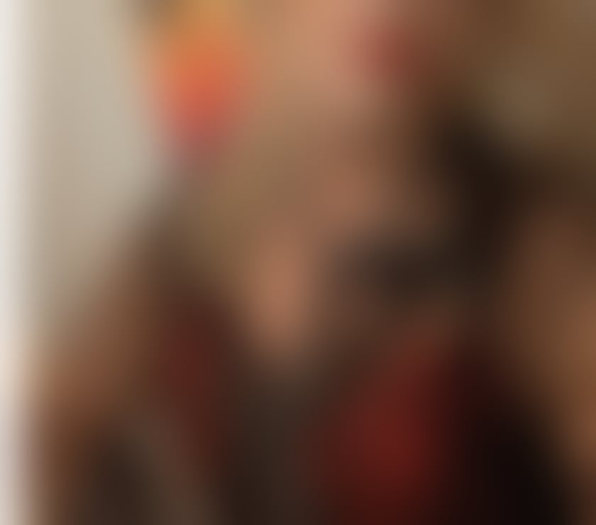 Sarah 🔥 horny 🐷 🎉 🔥 Brazilian with 8