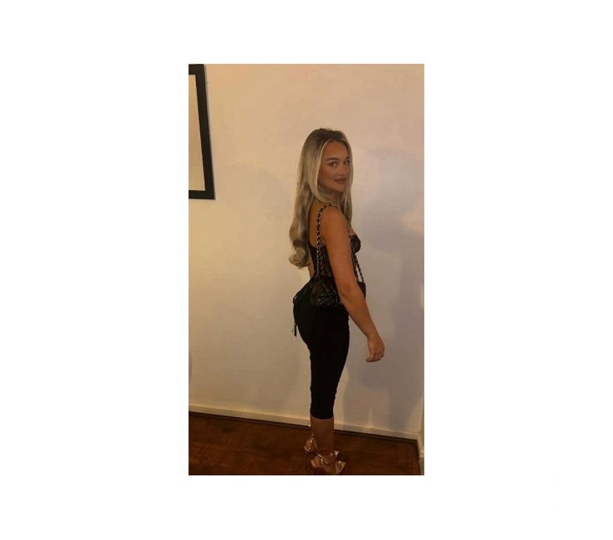 Escorts Oxfordshire West Oxfordshire - Photos for Pretty girl with a warm smile