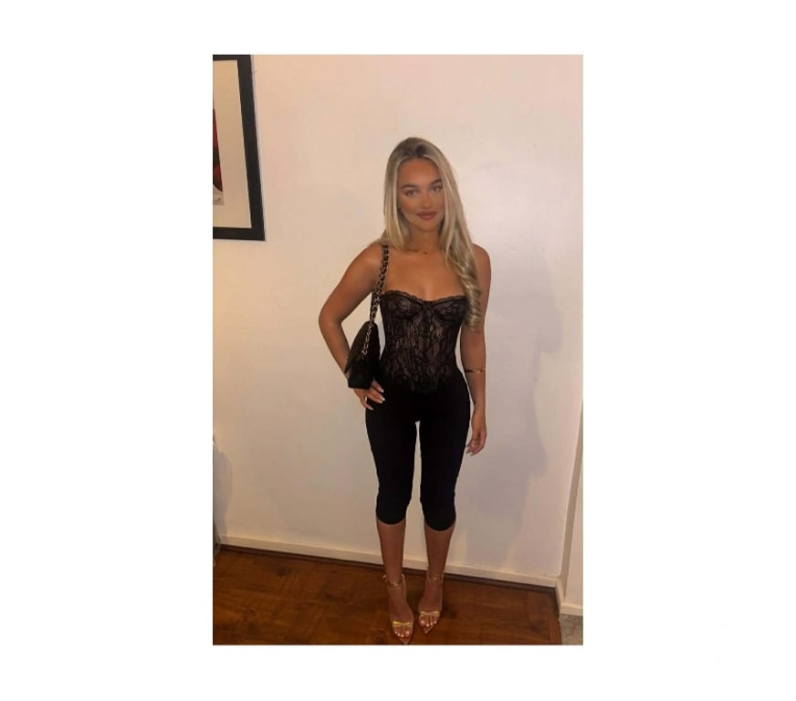 Escorts Oxfordshire West Oxfordshire - Photos for Pretty girl with a warm smile