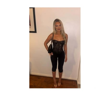 Escorts Salford West Oxfordshire - Photos for Pretty girl with a warm smile