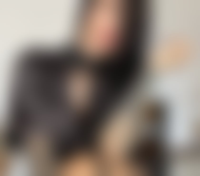 Elegant Brunette – Classy & Discreet Company 💋✨