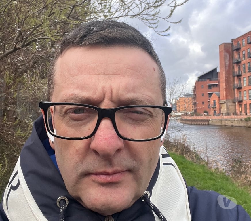 adult personals West Yorkshire Leeds - Photos for Man looking for fun dates and companionship