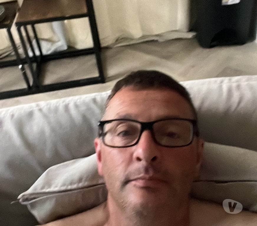 adult personals West Yorkshire Leeds - Photos for Man looking for fun dates and companionship