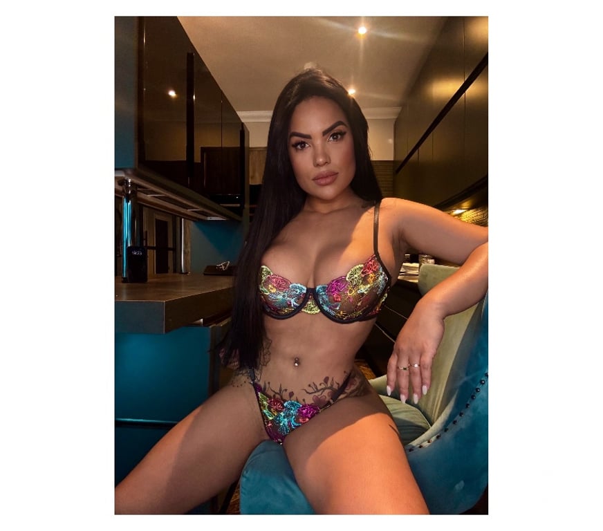 Escorts South West London Kew Gardens Station - South West London - Photos for 🔥🔥 Rayka 🔥🔥 BRAZILIAN 🇧🇷