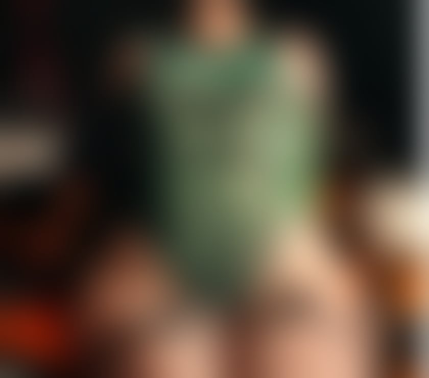 Escorts Somerset Yeovil - Somerset - Photos for Curvaceous tattooed professional available for bookings