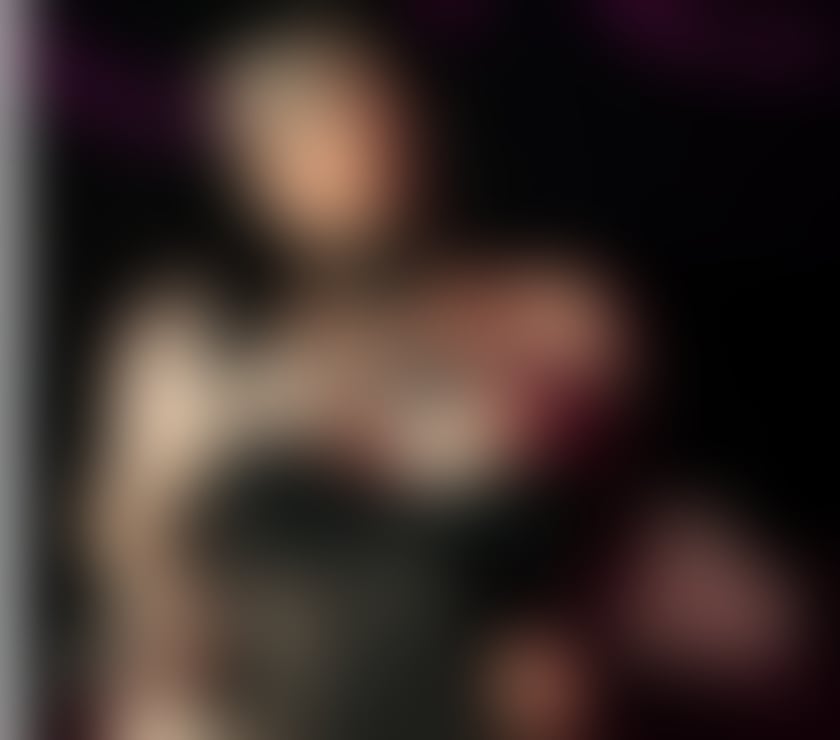 Escorts Somerset Yeovil - Somerset - Photos for Curvaceous tattooed professional available for bookings