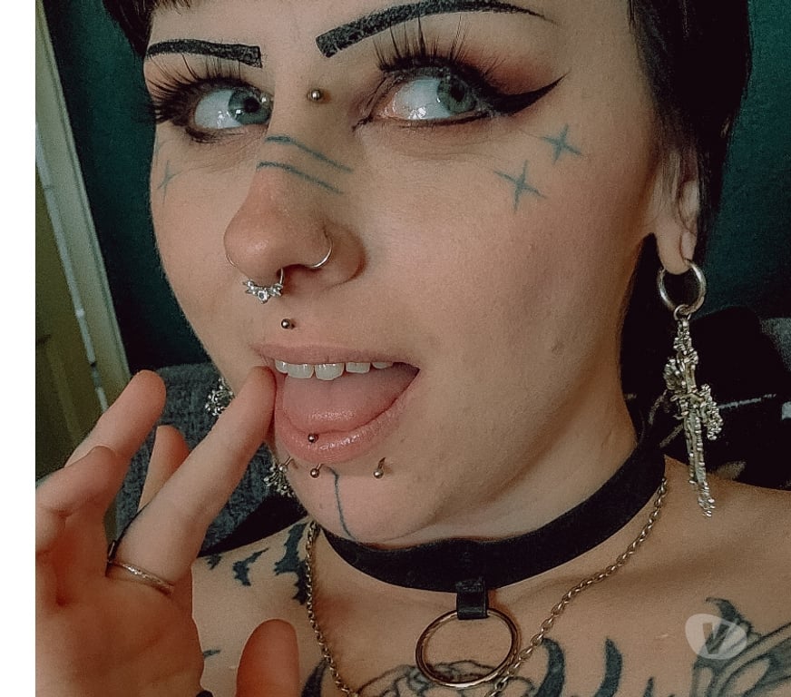 Escorts Somerset Yeovil - Somerset - Photos for Curvaceous tattooed professional available for bookings