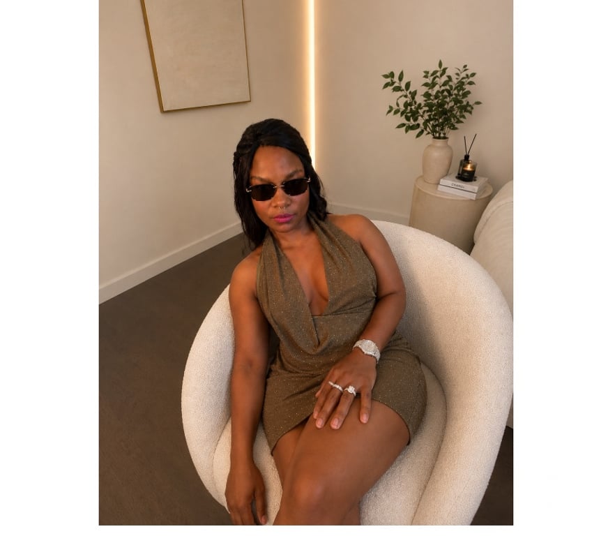 Escorts Glasgow East Kilbride - Glasgow - Photos for G74 INCALL East Kilbride...information writing on WhatsApp.