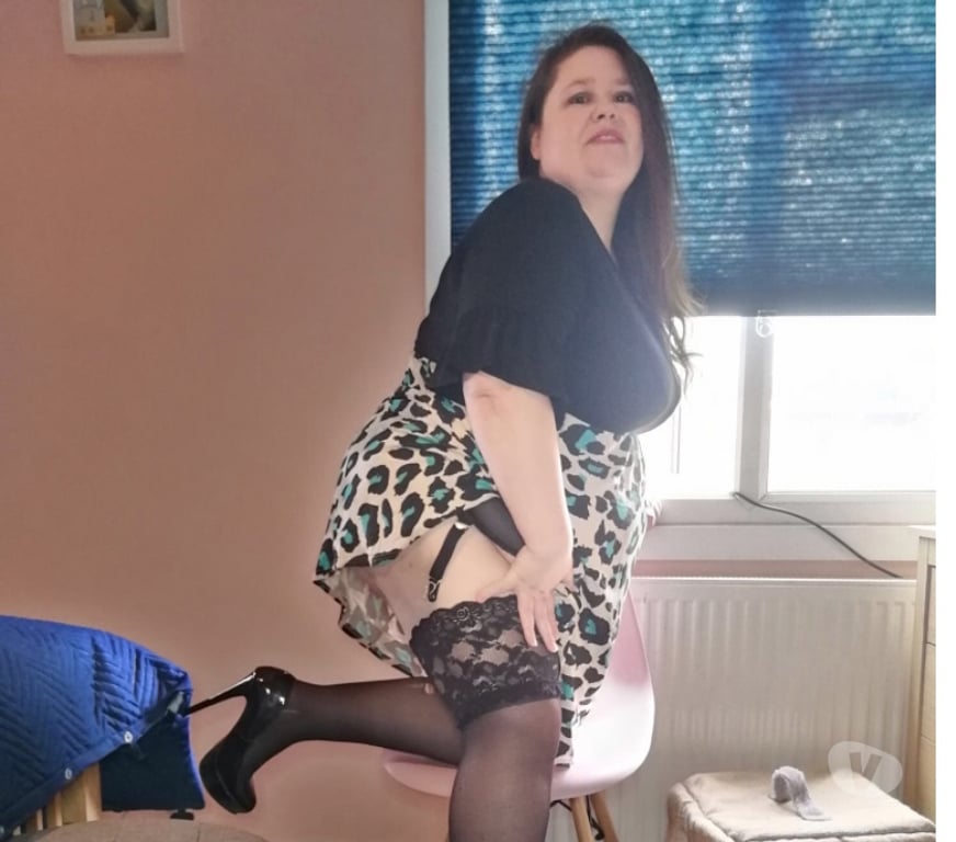 Adult Entertainment East London Beckton - East London - Photos for Mature voluptuous brunette (new number)