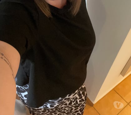 Adult Entertainment Beckton East London - Photos for Mature voluptuous brunette (new number)