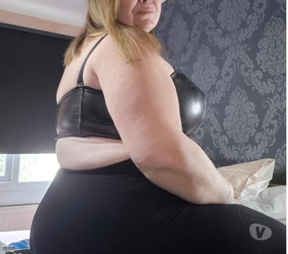 Adult Entertainment Beckton East London - Photos for Mature voluptuous brunette (new number)