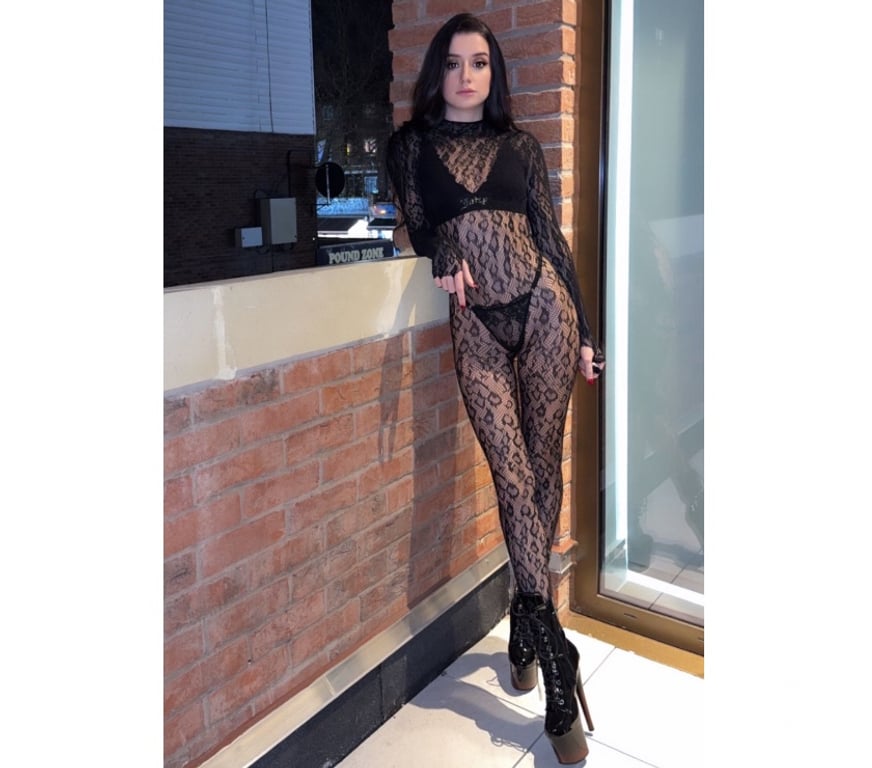 Escorts East London Redbridge - Photos for 💎 Lisa — 19 • Petite • Luxury & Mystery 💎