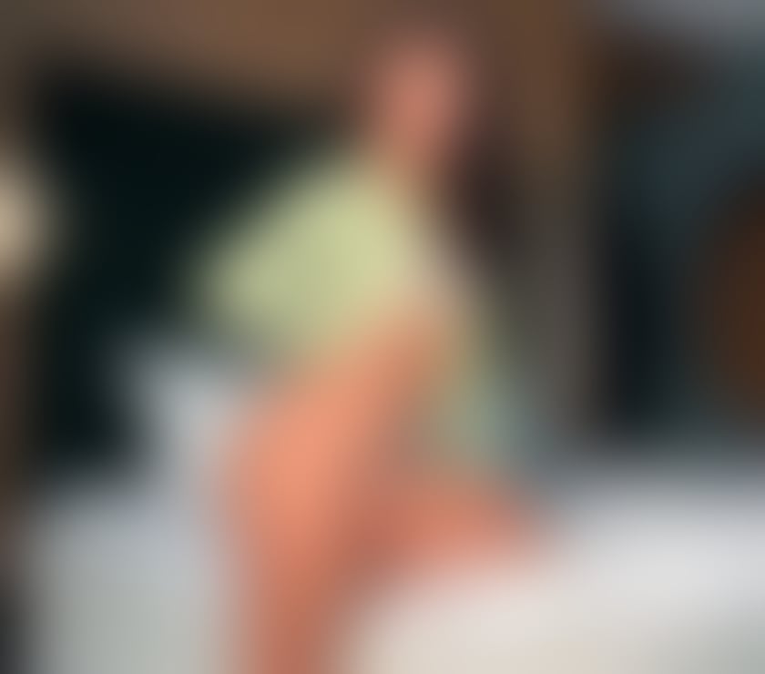  Escorts Woolwich South East London - Photos for Vanessa Party girl 🍾📞🔞 fantastic Service 💯