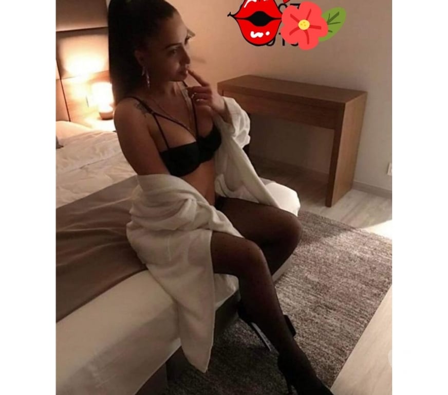 Escorts Peterborough Peterborough City Centre - Peterborough - Photos for 🌹Ella 🚨 outcall 🥂party 🚨 l&outcall 💥