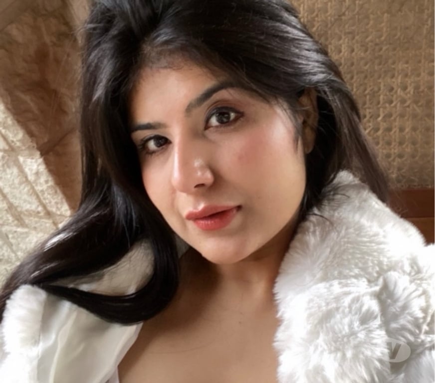 Escorts West Yorkshire Bradford - Photos for Indian hot and curvy girl available now 😍🙈