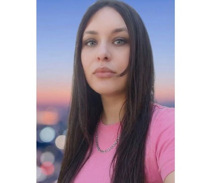 Photos for Mixed babe doing videocalls, text and content