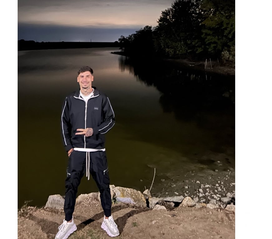  Gay massage Oxfordshire Oxford - Photos for I’m Alex, open minded and loves to party❤️