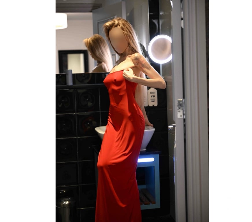 Escorts East London Hackney Central - East London - Photos for Magnetic Elena – Luxury Indulgent Massage