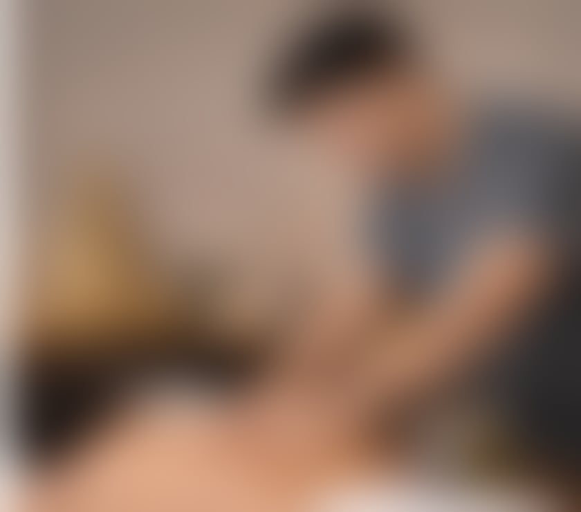 Professional masseur and party boy 🚨