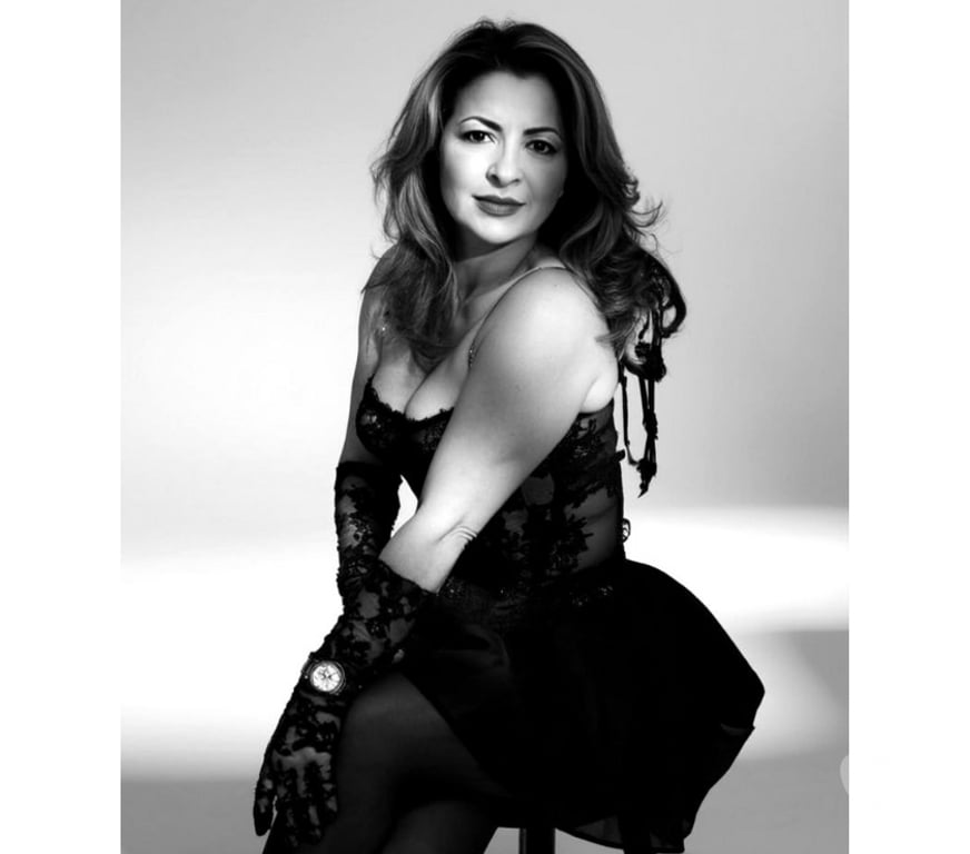 Escorts South East London Bromley - Photos for Curvy Brazilian Beauty, Elegant & Sensual