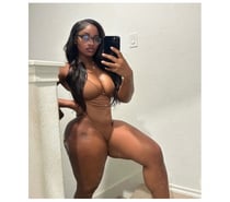 PARTY COLOMBIAN GIRL FIRST TIME CHESTER full service