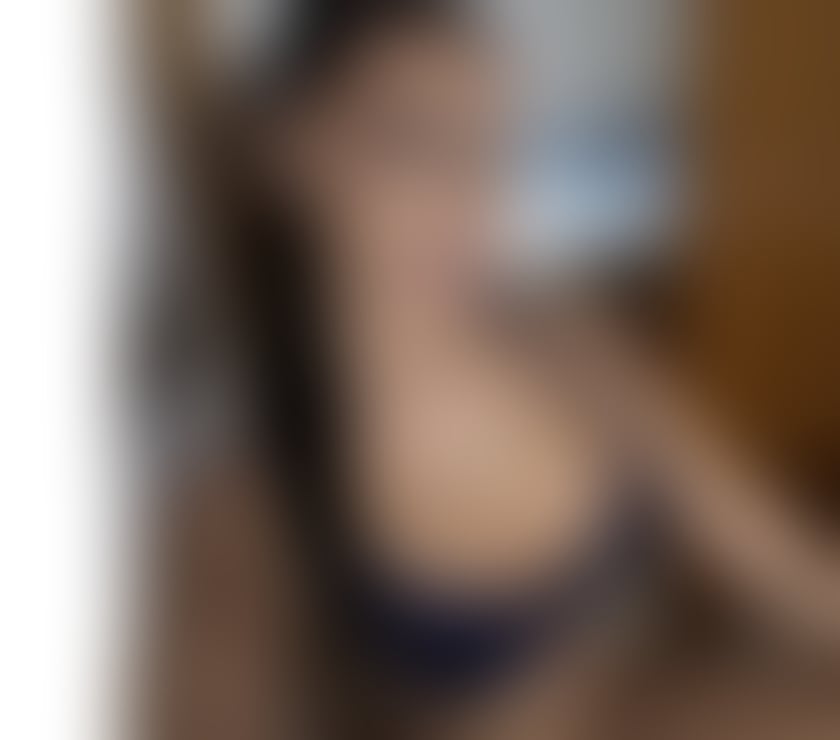 Julia new In town party girl only OUTCALL