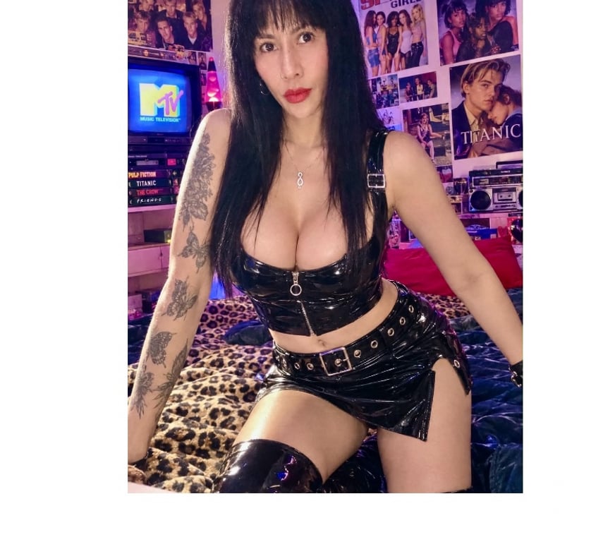 Escorts Wiltshire Swindon - Photos for Rosey lady massage