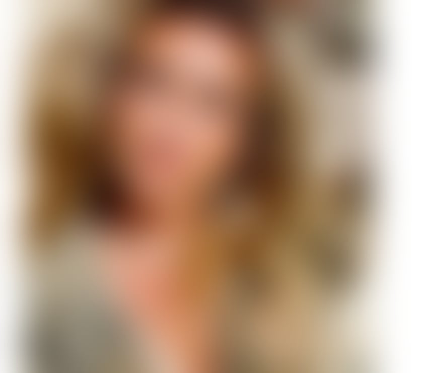 Escorts South East London Bromley - Photos for ANNE ELISE – PETITE LATINA • ELEGANT & DISCREET