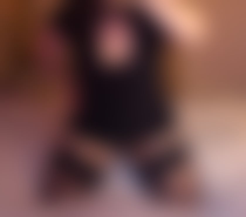 Genuine relaxed GFE with a sensual, friendly British woman