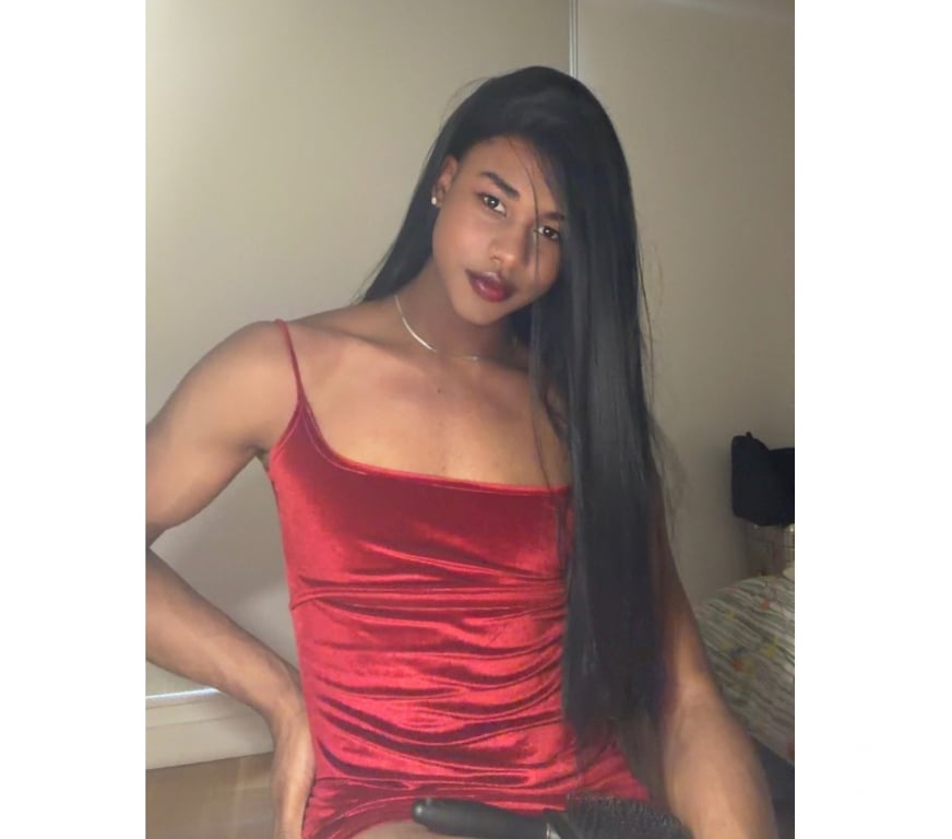 Trans Escorts Central London London Bridge Station - Central London - Photos for confident, classy & unforgettable - meet tonight