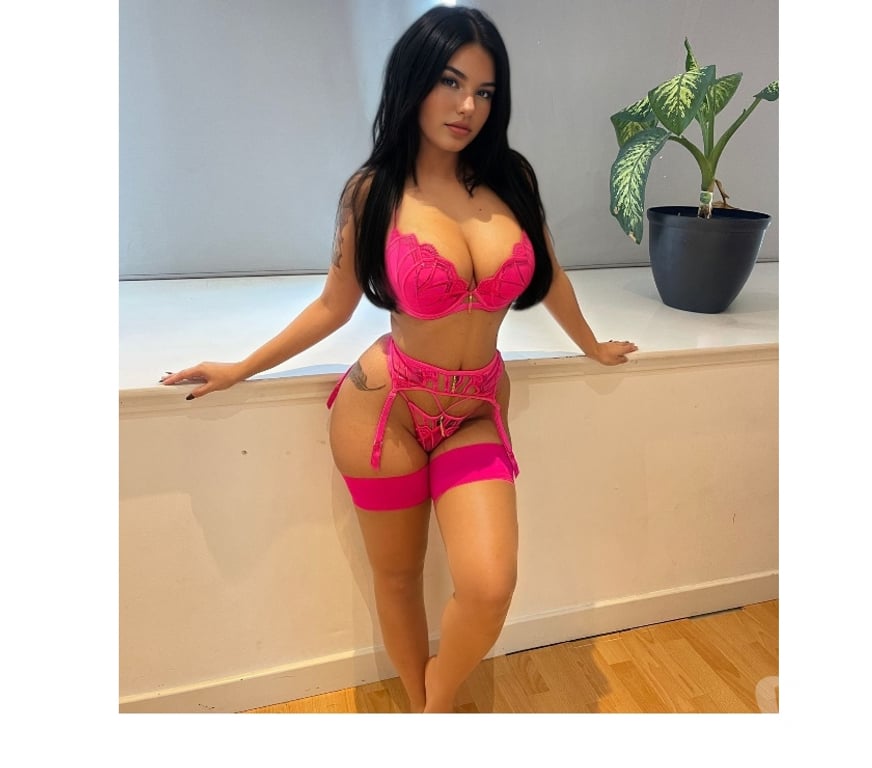 Escorts South East London Penge - South East London - Photos for 👅Brazilian Alanys Party Girl 🥳 New musa in Town 24 7
