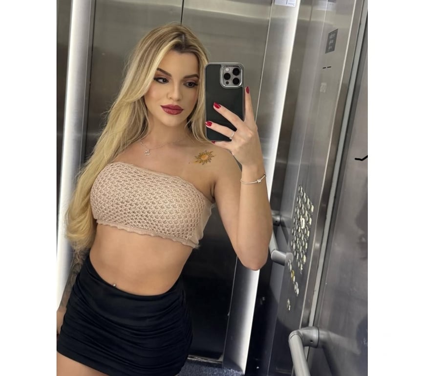 Escorts Surrey Woking - Photos for Lívia 🍓🌶️ Sweet pepper💃🇧🇷Massage Nuru