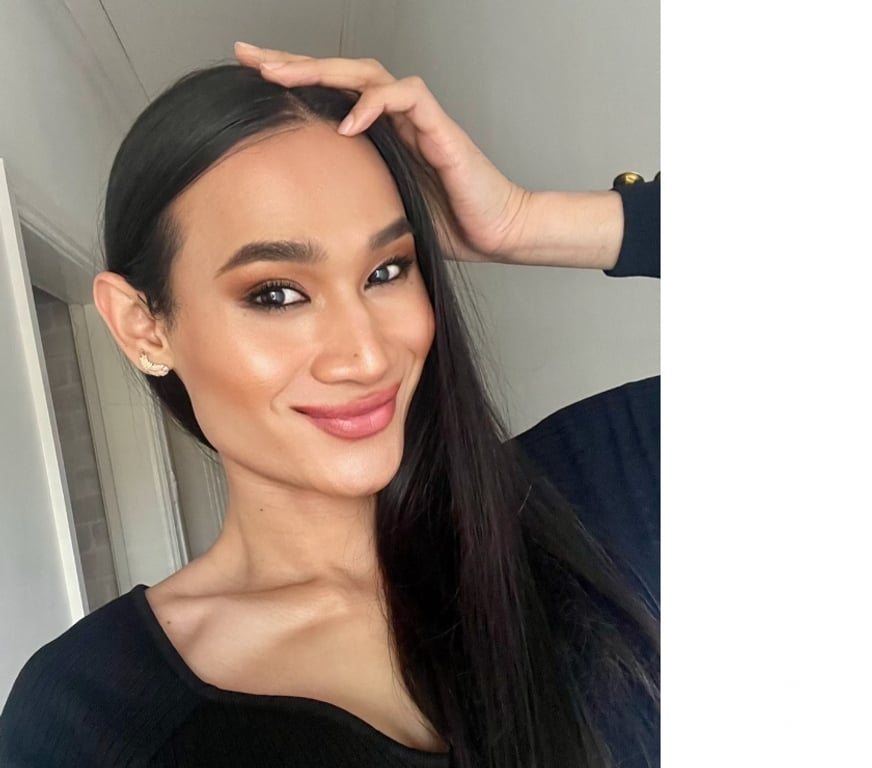 Escorts Merseyside Liverpool - Photos for Attractive Model Transsexual Transversatile Mistress Lydia