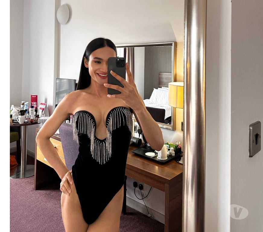 Escorts Merseyside Liverpool - Photos for Attractive Model Transsexual Transversatile Mistress Lydia