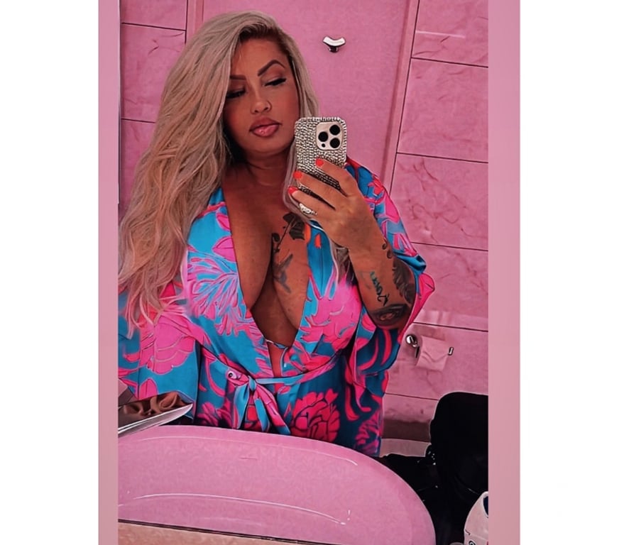 Escorts Essex Colchester - Photos for Jiggly Curvy Milf 😋Colchester Maggie 😘