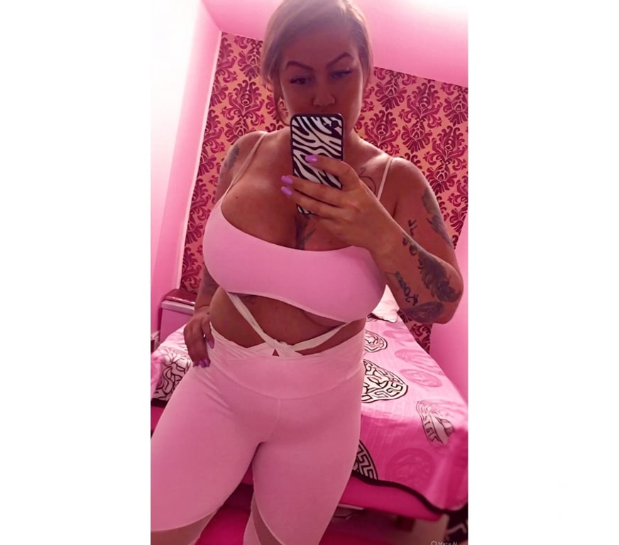 Escorts Essex Colchester - Photos for Jiggly Curvy Milf 😋Colchester Maggie 😘