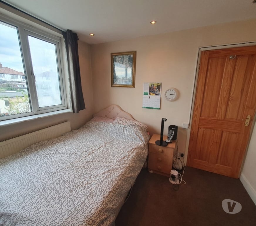 room to let Barnet Edgware - Barnet - Photos for Double room to let @ HA8 5RT all inclusive house share