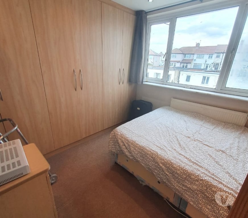 room to let Barnet Edgware - Barnet - Photos for Double room to let @ HA8 5RT all inclusive house share