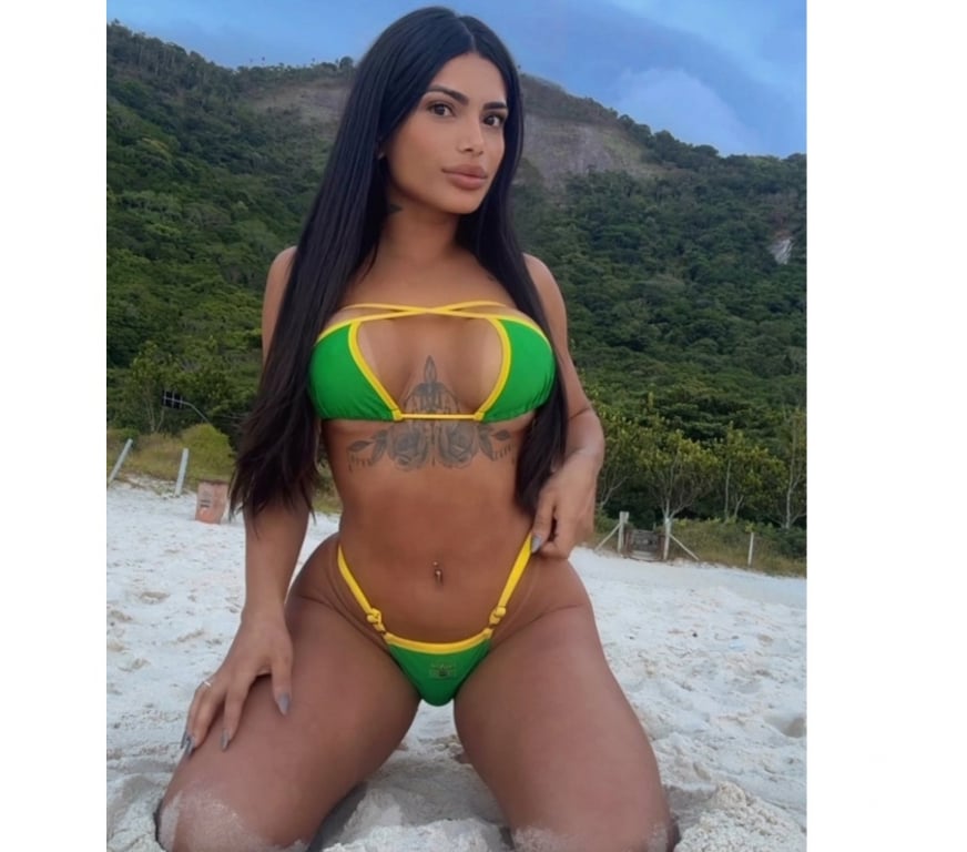 Escorts Oxfordshire Oxford - Photos for Carla brunette first time in tow now