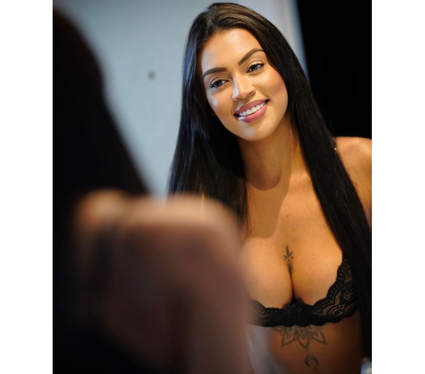  Escorts & Erotic Massage Dundee City Centre Dundee - Photos for 🔥 BRUNETTE BRAZILIAN NEW IN TOWN 🔥