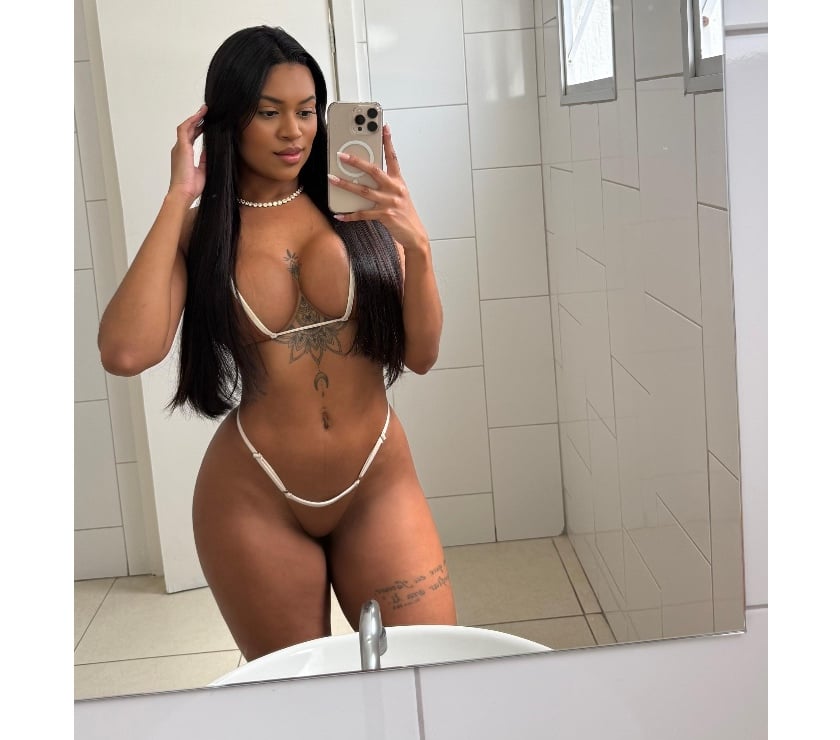  Escorts & Erotic Massage Dundee City Centre Dundee - Photos for 🔥 BRUNETTE BRAZILIAN NEW IN TOWN 🔥