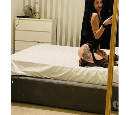 Escort Woolwich South East London - Photos for Hello gentlemens im ysa party new in town full services.