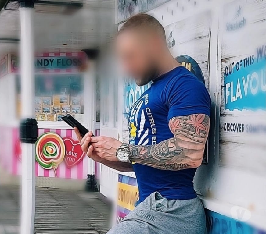  Gay massage North West London Hendon Central - North West London - Photos for Muscular Italian Ex-Model available for massage