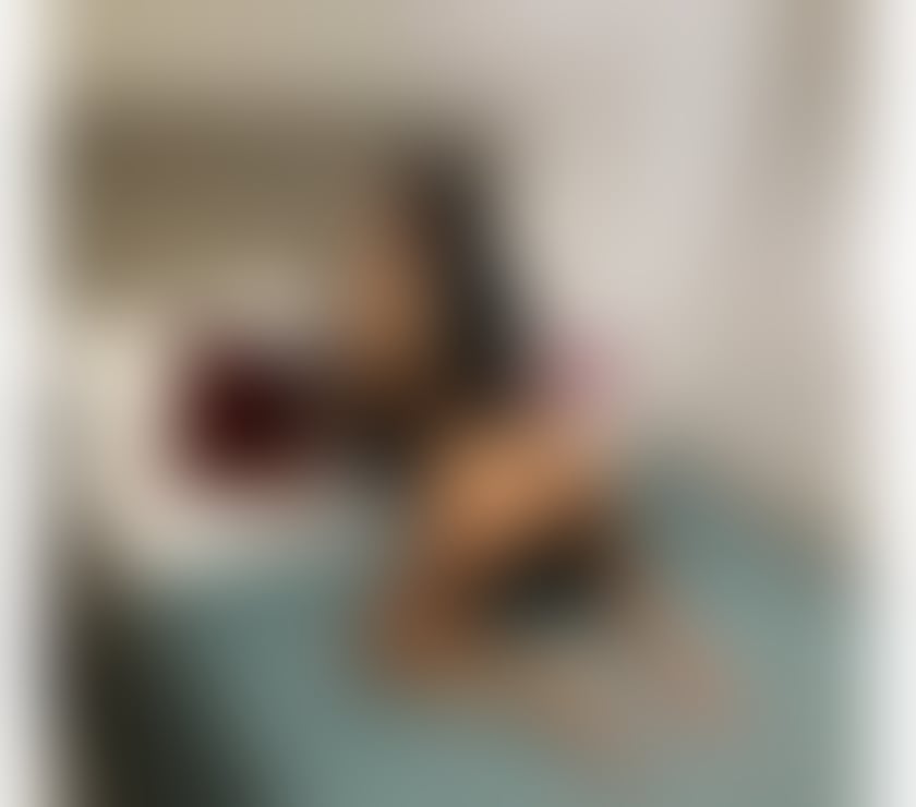 Escorts West Yorkshire Leeds - Photos for Luna, a sexy Latina girl, first time in the city.