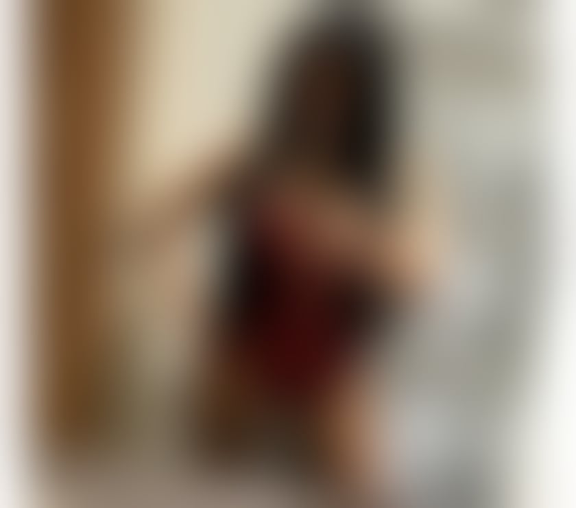 Escorts West Yorkshire Leeds - Photos for Luna, a sexy Latina girl, first time in the city.