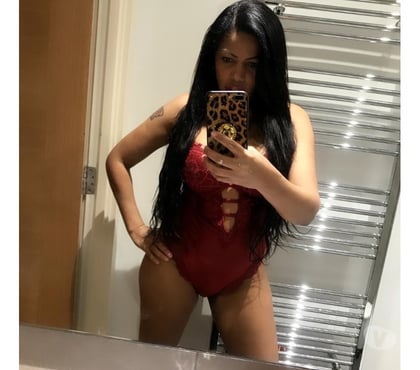  Escorts Holbeck Leeds - Photos for Luna, a sexy Latina girl, first time in the city.