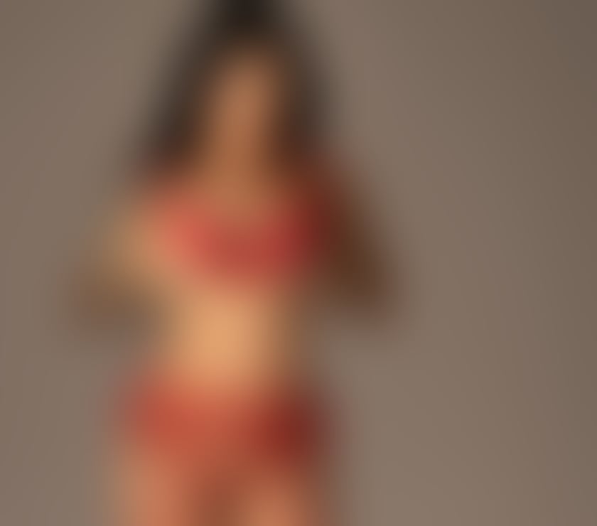 Photos for GIULIANA PARTY 🎉 NAUGHTY GFE 🦶