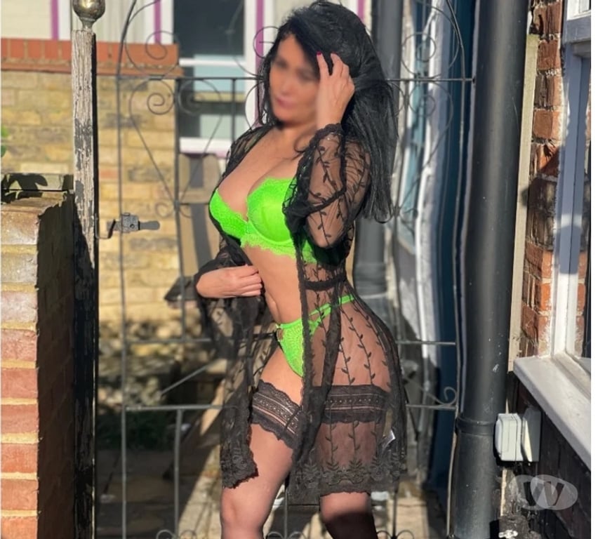 Escorts Essex Basildon - Photos for ☎️📞NEW TOP SAMIRA 🌹AMAZING BODY TO BOSY MASSAGE